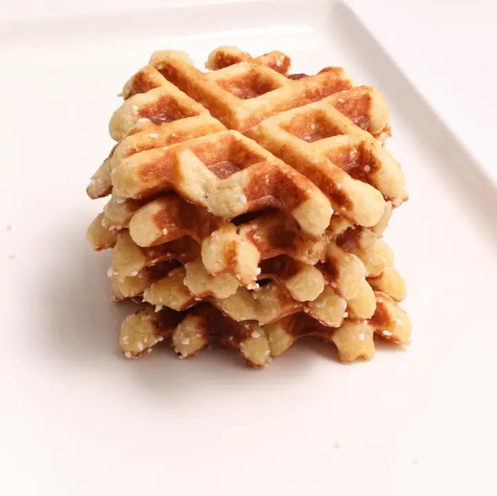 Kinder Bueno Belgian sugar waffle